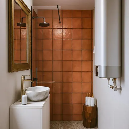 Qult - Huxley Appartement Boekarest