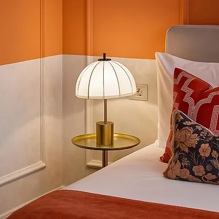 Qult - Huxley Apartament