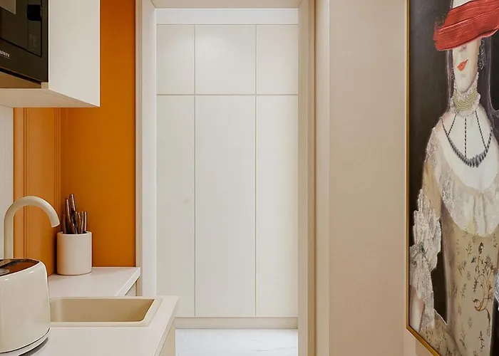 Qult - Huxley * Bucharest