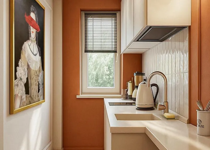 Qult - Huxley Bucharest