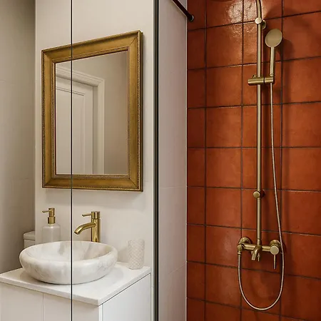 Qult - Huxley Apartment Bukarest