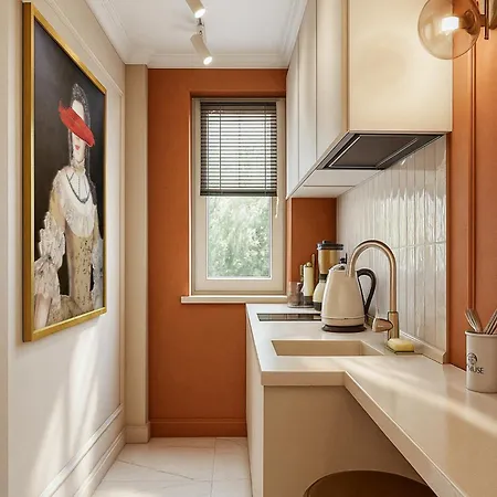 Qult - Huxley Bukarest